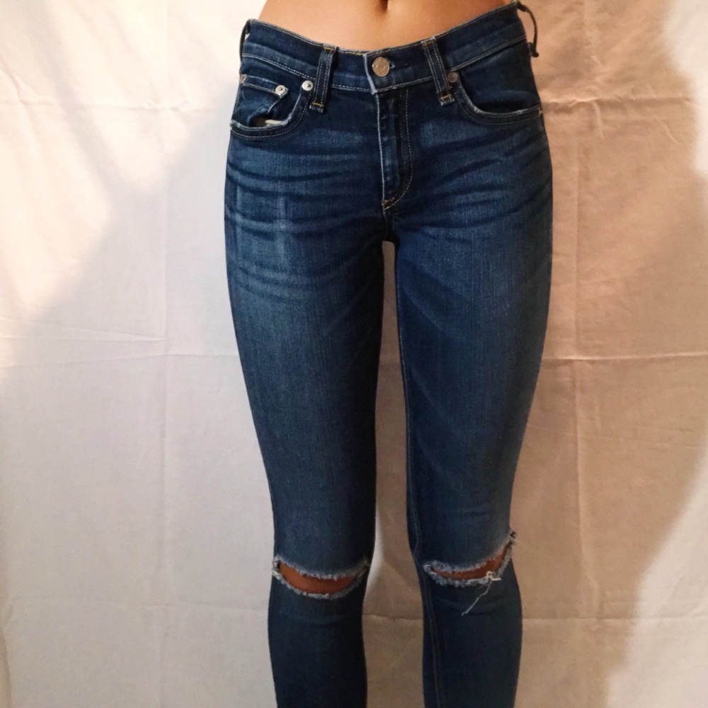 Skinny Jeans with Knee Cutouts